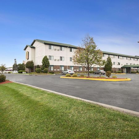 Hotel Super 8 By Wyndham Milwaukee Airport Exterior foto