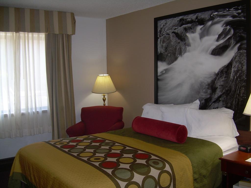 Hotel Super 8 By Wyndham Milwaukee Airport Habitación foto