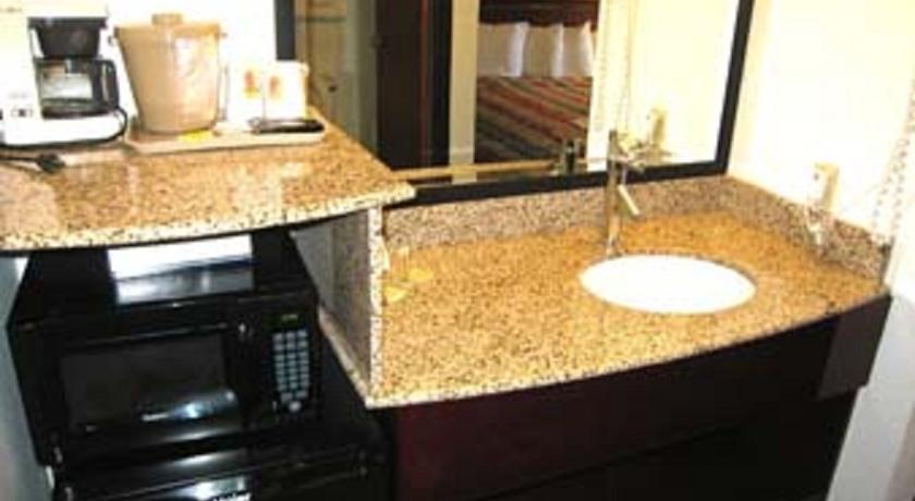 Hotel Super 8 By Wyndham Milwaukee Airport Habitación foto